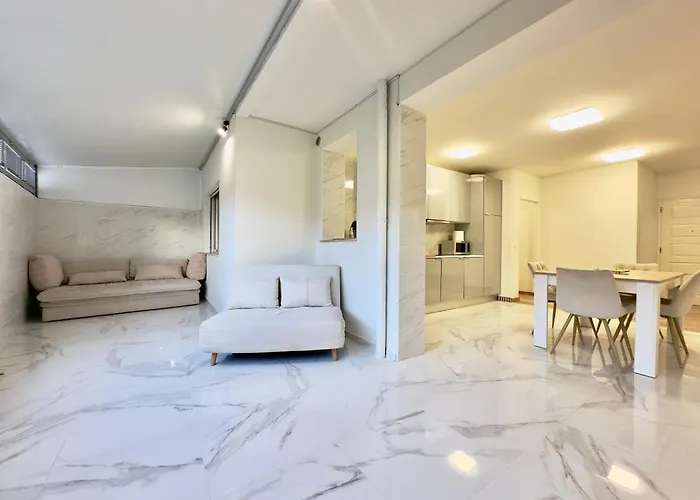 Vibrant Host Solutions - Povoa Living Apartment