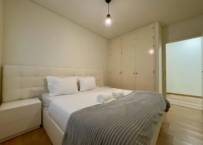 Apartment Vibrant Host Solutions - Povoa Living